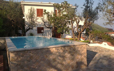 Villa Sea Breeze: Piscina, Material Compuesto, Fuente De Agua, Hacienda, Patio Interior, Recurso, Maceta, Inmuebles, Eco Hotel, Planta De Casa