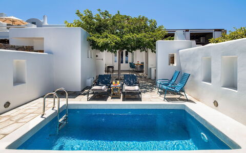 Villa Vorias: Azul, Recurso, Piscina, Mueble Para Exteriores, Diseño, Sunlounger, Villa, Loseta, Hotel, Eco Hotel