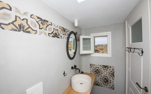 Boho House: Pared, Diseño De Interiores, Piso, Suelo, Arreglo De Tubería, Habitación, Plomería, Baño, Loseta, Baño