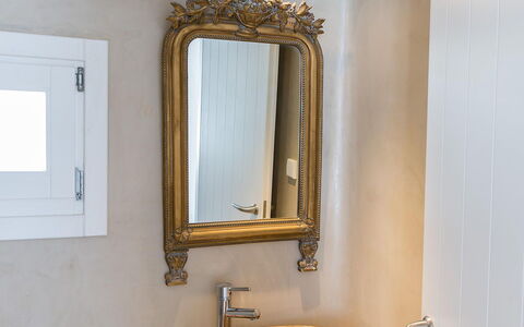 Carmen 1: Espejo, Lavabo Del Baño, Arreglo De Tubería, Diseño De Interiores, Lavabo, Grifo, Plomería, Encendiendo, Baño, Casa
