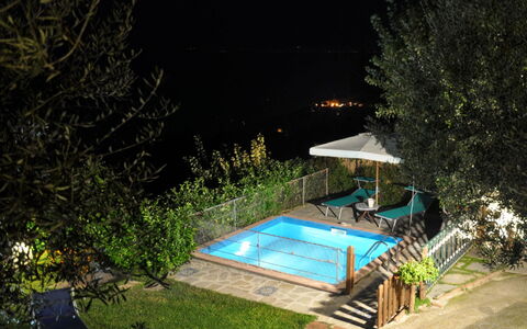 Casa 2 Ulivi: Piscina, Mueble Para Exteriores, Recurso, Ocio, Eco Hotel, Sombra, Hacienda, Vacaciones, Paraguas, Hotel