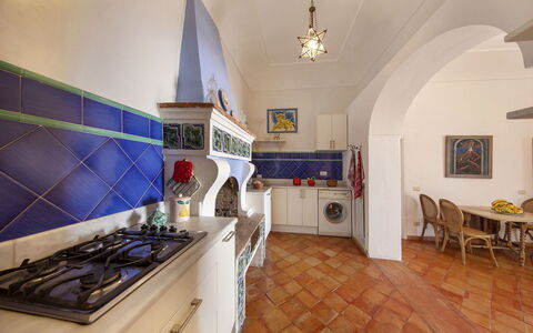 Casa Angels: Piso, Diseño De Interiores, Suelo, Techo, Cocina, Loseta, Mueble, Habitación, Mostrador