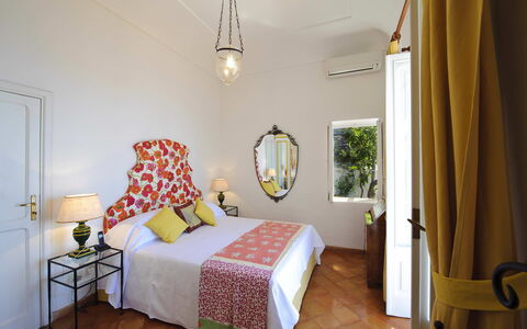 Casa Angels: Pared, Mueble, Diseño De Interiores, Habitación, Cama, Suelo, Linos, Piso, Lecho, Marco De La Cama