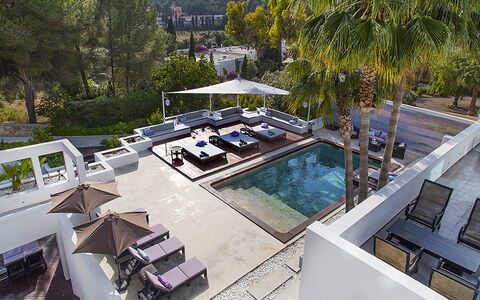 Casa Asia: Piscina, Diseño Urbano, Recurso, Departamento, Inmuebles, Mueble Para Exteriores, Silla, Sombra, Villa, Eco Hotel