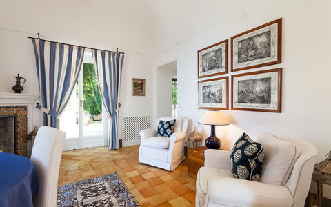 Casa Bellevue: Mueble, Diseño De Interiores, Piso, Suelo, Madera, Techo, Sala, Habitación, Sofá, Mesa