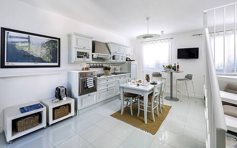 Casa Delfino: Mueble, Diseño De Interiores, Cocina, Electrodoméstico, Aparato De Cocina, Piso, Electrodoméstico, Habitación, Casa, Techo