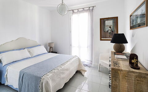 Casa Delfino: Mueble, Cama, Diseño De Interiores, Habitación, Lecho, Pared, Sábana, Suelo, Linos, Piso