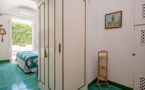 Casa Giardino: Pared, Diseño De Interiores, Suelo, Piso, Mueble, Habitación, Casa, Habitación, Cama, Techo