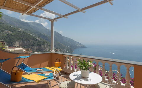 Casa Ivan: Mueble, Recurso, Balcón, Silla, Mar, Eco Hotel, Mueble Para Exteriores, Cordillera, Maceta, Costa