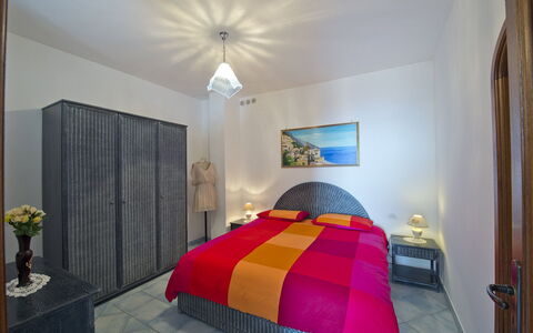Casa Ivan: Mueble, Diseño De Interiores, Suelo, Piso, Pared, Cama, Habitación, Habitación, Techo, Madera