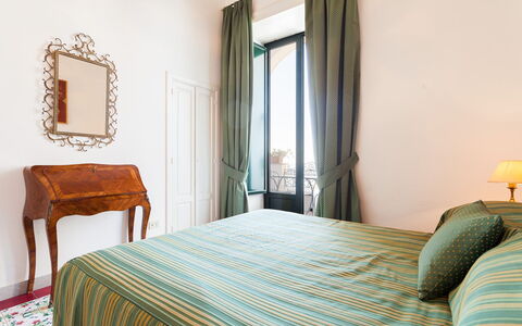 Casa Li Galli: Mueble, Habitación, Cama, Diseño De Interiores, Habitación, Suelo, Sábana, Lecho, Piso, Marco De La Cama