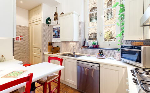 Casa Rossella: Cocina, Aparato De Cocina, Electrodoméstico, Diseño De Interiores, Piso, Mostrador, Mueble, Gabinetes, Suelo, Habitación