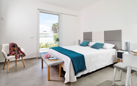Casa Sunshine: Mueble, Diseño De Interiores, Madera, Piso, Suelo, Casa, Cama, Habitación, Habitación, Linos