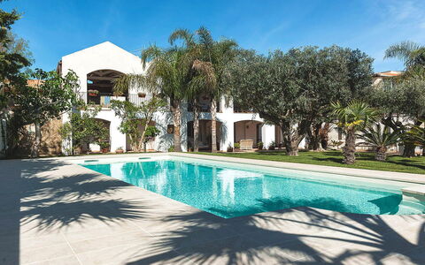 Casa Tika: Piscina, Barrio Residencial, Recurso, Inmuebles, Material Compuesto, Hacienda, Sombra, Villa, Eco Hotel, Mansión