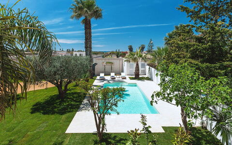 Casa Tika: Piscina, Recurso, Jardín, Paisajismo, Eco Hotel, Inmuebles, Sombra, Hacienda, Fuente De Agua, Villa
