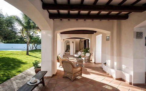 Casa Tika: Casa, Arquitectura, Piso, Puerta, Suelo, Inmuebles, Columna, Villa, Hacienda, Porche