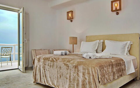 Fanaria Villa: Mueble, Diseño De Interiores, Habitación, Cama, Suelo, Piso, Encendiendo, Lecho, Sábana, Habitación