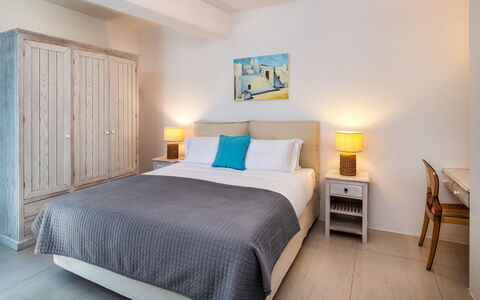 Guest House Levantes: Mueble, Diseño De Interiores, Cama, Habitación, Suelo, Madera, Piso, Sábana, Lecho, Textil