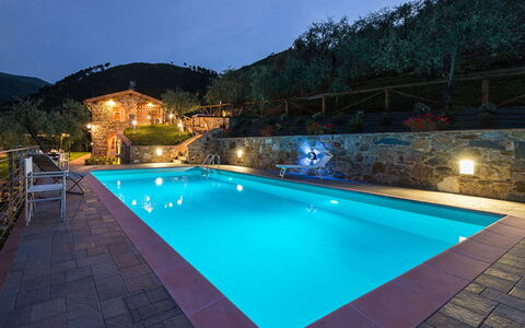 Il Podere: Azul, Piscina, Recurso, Fuente De Agua, Eco Hotel, Ciudad De Vacaciones, Hotel, Thermae, Villa, Piscina De Reflejo