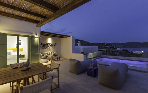 Romantic Getaway: Diseño De Interiores, Piso, Suelo, Casa, Techo, Departamento, Mueble, Recurso, Silla, Sombra