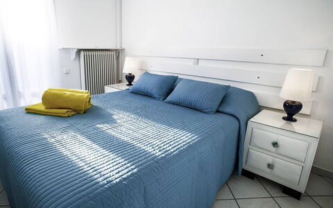 Rose Studio 3: Cama, Mueble, Lecho, Habitación, Sábana, Diseño De Interiores, Linos, Madera, Suelo, Piso