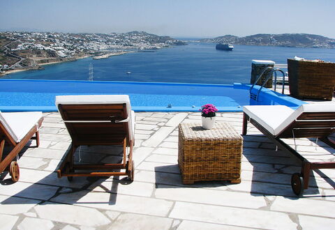 Rose Studio 3: Azul, Piscina, Mueble Para Exteriores, Mueble, Recurso, Sunlounger, Paraguas, Silla, Ocio, Sombra