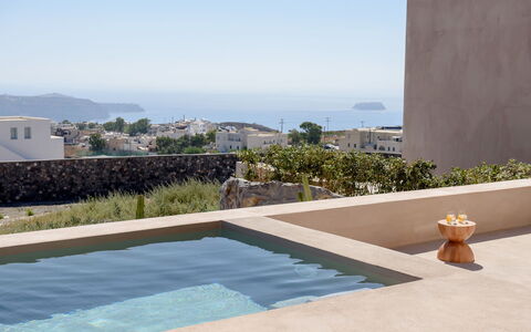 Thera King: Material Compuesto, Hormigón, Material Natural, Piscina, Mueble Para Exteriores, Villa, Patio, La Luz Del Día, Planta De Casa