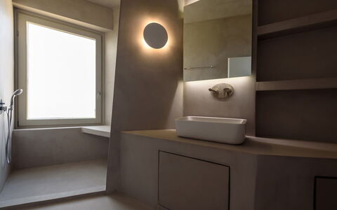 Thera Princess: Pared, Piso, Diseño De Interiores, Arreglo De Tubería, Lámpara, Techo, Suelo, Encendiendo, Baño, Plomería