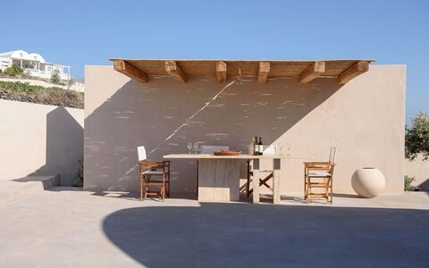 Thera Queen: Mueble, Mueble Para Exteriores, Material Compuesto, Silla, Hormigón, Sombra, Mesa Al Aire Libre, Diseño, Balcón