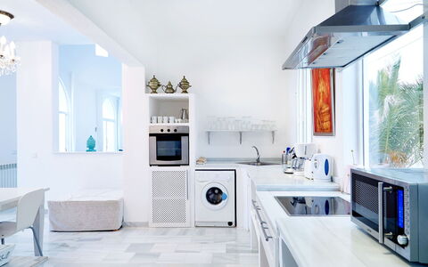 Villa Aldebaran: Diseño De Interiores, Piso, Suelo, Electrodoméstico, Mueble, Electrodoméstico, Techo, Cocina, Aparato De Cocina, Habitación