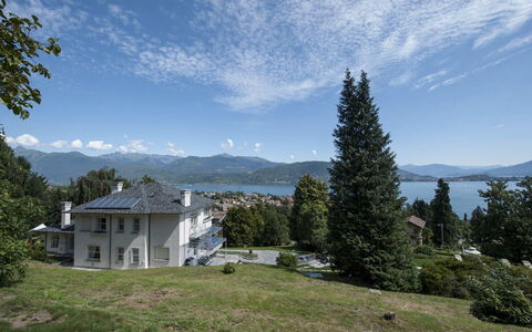 Villa Alina: Árbol, Casa, Casa, Montaña, Colina, Tierras Altas, Cordillera, Hill Station, Cabaña, Valle