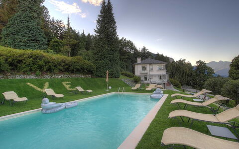Villa Alina: Piscina, Jardín, Césped, Inmuebles, Ocio, Paisajismo, Eco Hotel, Casa De Campo, Yarda, Recurso