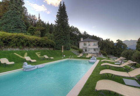 Villa Alina: Piscina, Jardín, Césped, Inmuebles, Ocio, Paisajismo, Eco Hotel, Casa De Campo, Yarda, Recurso