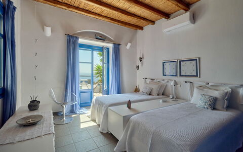 Villa Amaca: Azul, Mueble, Recurso, Mueble Para Exteriores, Silla, Piscina, Departamento, Eco Hotel, Sunlounger, Hotel