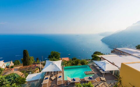 Villa Amanda: Piscina, Recurso, Costeras Y Los Accidentes Geográficos Oceánico, Mar, Costa, Vista Panorámica, Fotografía Aérea, Eco Hotel, Oceano
