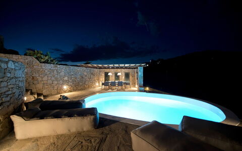 Villa Amon: Piscina, Azul, Recurso, Material Compuesto, Thermae, Mueble Para Exteriores, Eco Hotel, Hotel, Jacuzzi