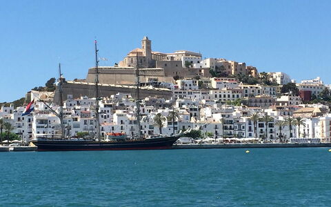 Villa Arenas: Barco, Mar, Costeras Y Los Accidentes Geográficos Oceánico, Watercraft, Atracción Turística, Puerto, Costa, Canal, Centro De Deportes Acuáticos, Puerto