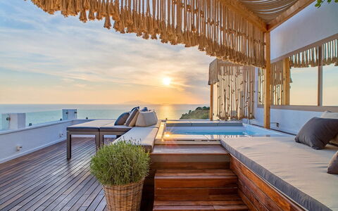 Casa Mariavittoria: Madera, Mueble, Suelo, Piso, Diseño De Interiores, Suelos De Madera, Recurso, Madera Dura, Mar, Oceano