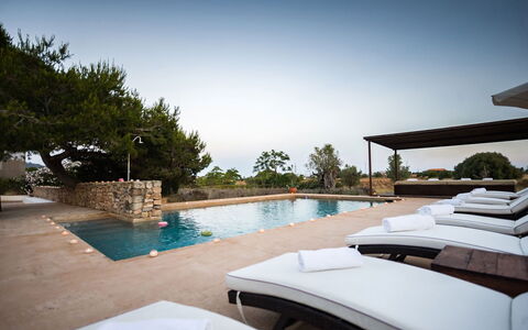 Finca Tonia: Piscina, Sunlounger, Mueble Para Exteriores, Recurso, Sillón, Hotel, Eco Hotel, Villa