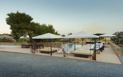 Finca Tonia: Cielo, Sombra, Inmuebles, Paraguas, Paisajismo, Mueble Para Exteriores, Recurso, Eco Hotel, Piscina, Estructura Al Aire Libre