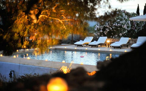 Finca Tonia: Piscina, Mueble Para Exteriores, Recurso, Reflexión, Sunlounger, Piscina De Reflejo, Paraguas, Eco Hotel, Silla, La Iluminación Del Paisaje