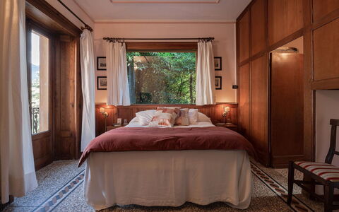 Villa Camilla: Mueble, Cama, Diseño De Interiores, Habitación, Madera, Sábana, Lecho, Suelo, Piso, Habitación