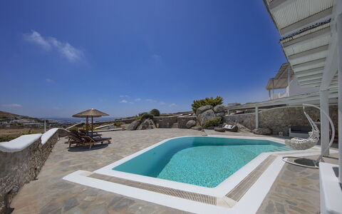 Villa Cassandra: Piscina, Sombra, Recurso, Inmuebles, Villa, Mueble Para Exteriores, Eco Hotel, Hotel, Ciudad De Vacaciones