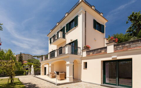 Villa Castore: Casa, Puerta, Balcón, Departamento, Inmuebles, Villa, Mansión, Hacienda