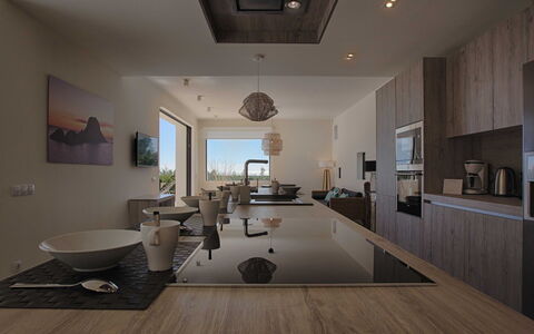 Villa Crozet: Diseño De Interiores, Piso, Suelo, Techo, Mueble, Casa, Mostrador, Departamento, Habitación, Cocina