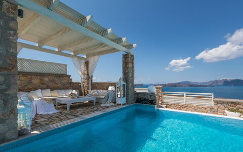 Villa Crystal: Azul, Piscina, Recurso, Costeras Y Los Accidentes Geográficos Oceánico, Mar, Costa, Eco Hotel, Mueble Para Exteriores, Hotel, Balneario