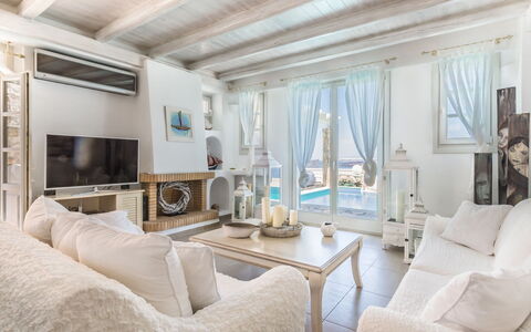 Villa Crystal: Mueble, Diseño De Interiores, Sofá, Piso, Suelo, Casa, Departamento, Mesa, Silla, Sala