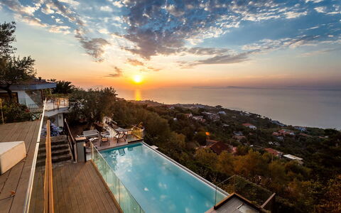 Villa Davide: Agua, Piscina, Recurso, Ocio, Oscuridad, Eco Hotel, Noche, Ciudad De Vacaciones, Hotel, Vacaciones