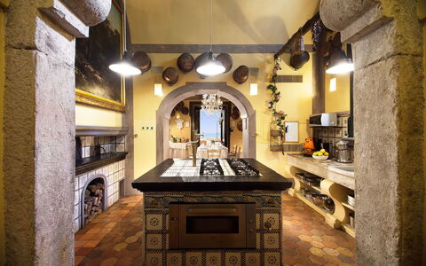 Palazzo Santa Croce: Diseño De Interiores, Piso, Cocina, Techo, Encendiendo, Mueble, Suelo, Lámpara, Habitación, Mostrador