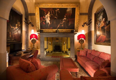 Palazzo Santa Croce: Mueble, Diseño De Interiores, Piso, Techo, Encendiendo, Suelo, Marco, Lámpara, Habitación, Sala